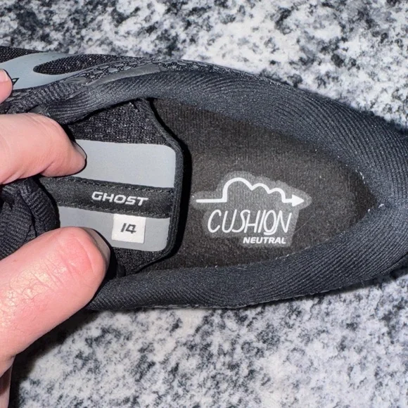 Brooks Ghost 14 size 13 men’s Black and White Sneakers - Picture 6 of 10